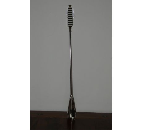 Dlhy obuvák s motívom - bielo-čierny 2 (61x5x3cm)